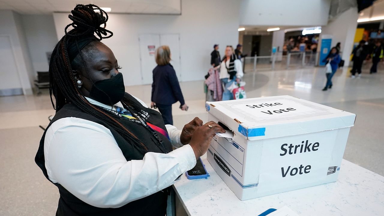 Charlotte airport workers voting on strike during Thanksgiving week