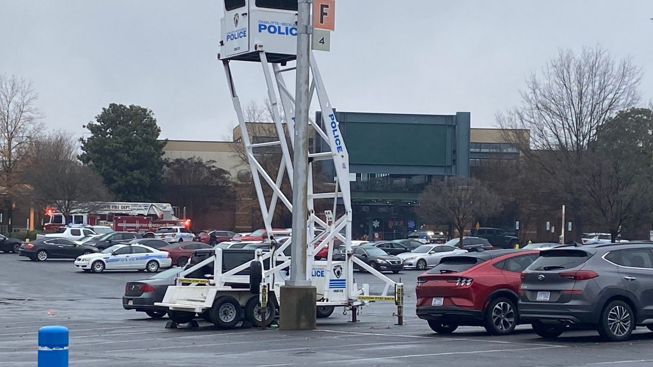 2 people seriously injured after shooting at Northlake Mall