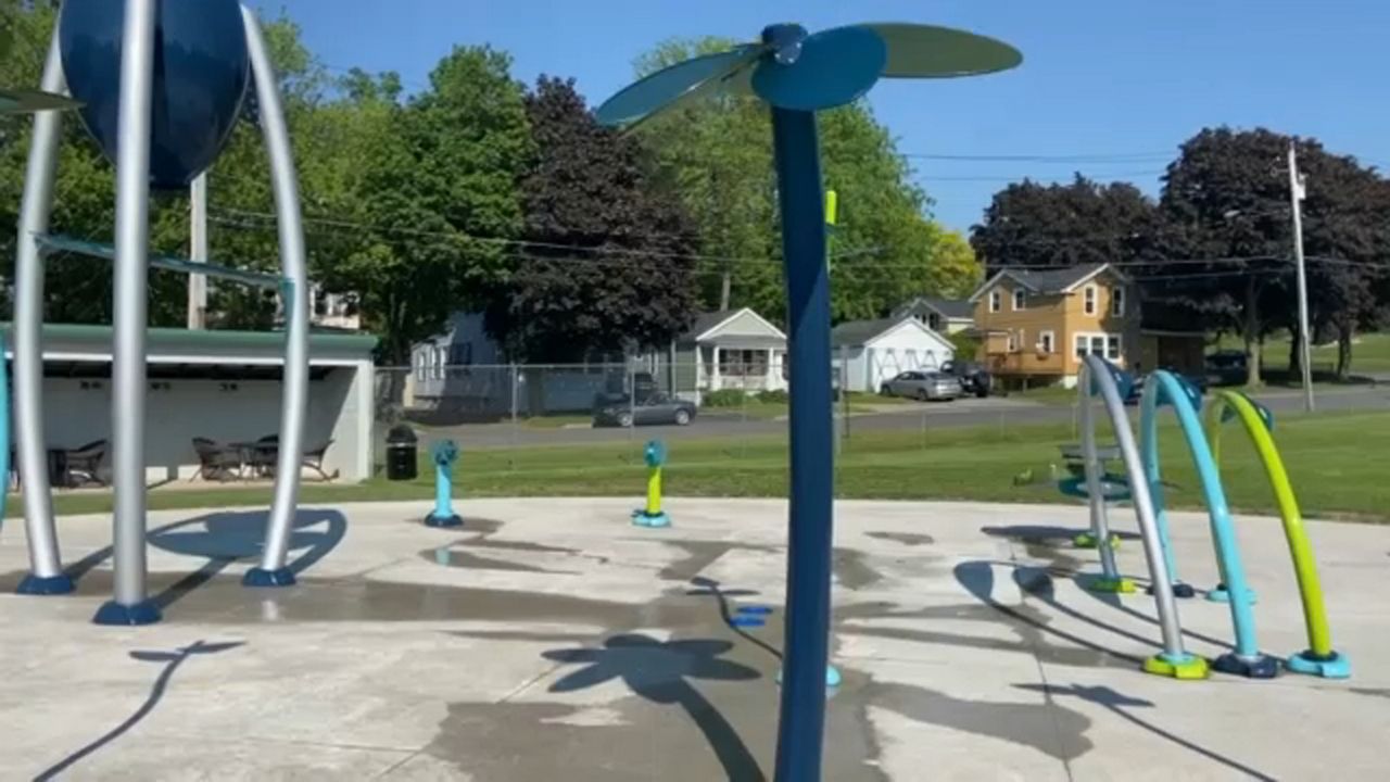 New splash pad opens at Breitbeck Park in Oswego