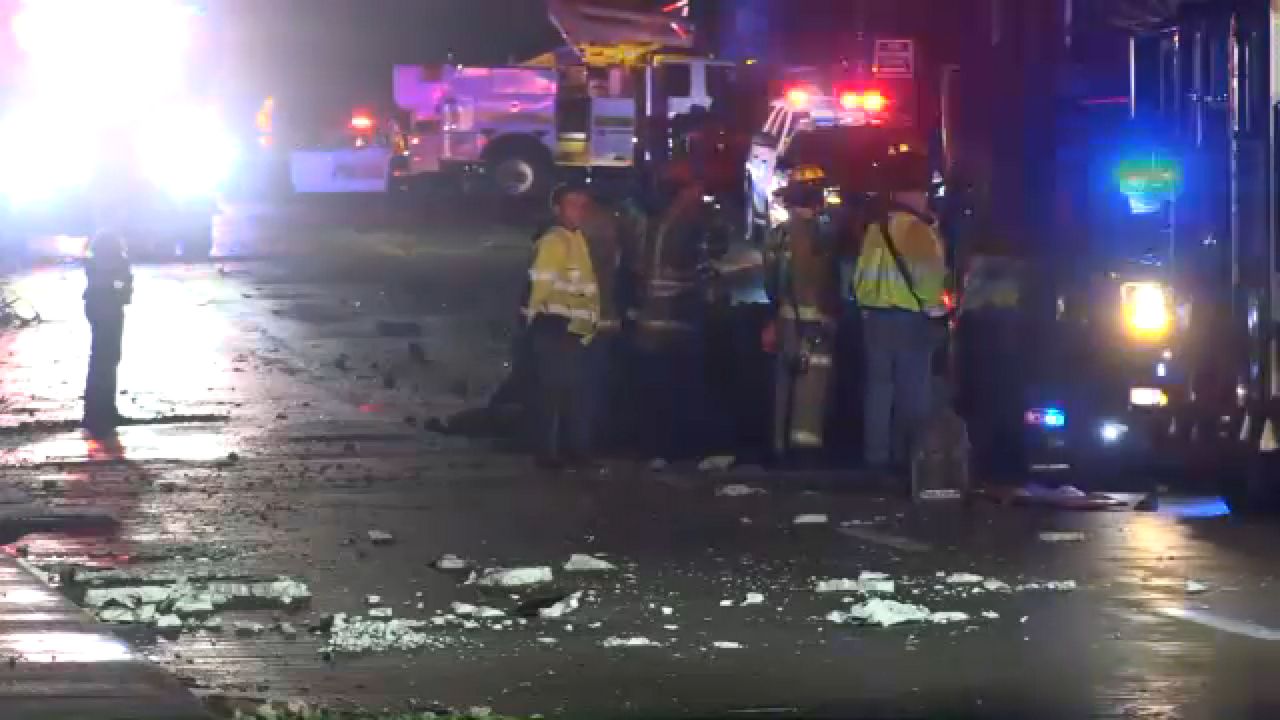 Illinois theater roof collapse leads to fatality of one person