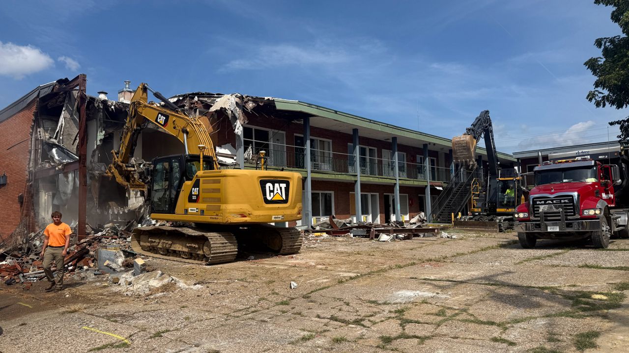 Owensboro motel demolition closes chapter on troubled property