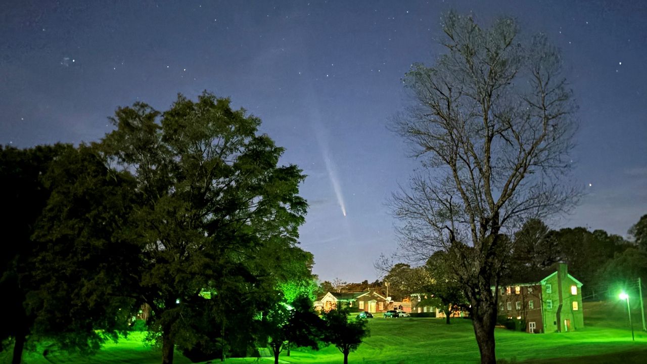 A comet moving through the sky in Caldwell County Monday night. (/Brian Duncan)