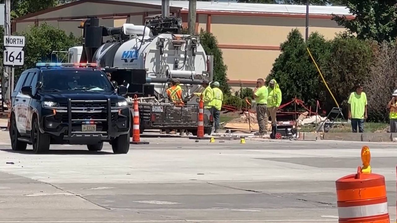 2 dead in serious crash in Pewaukee