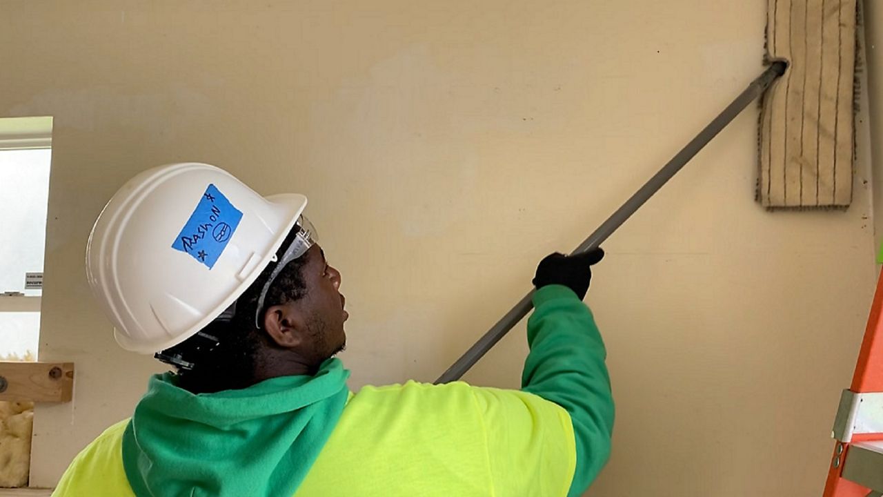 Cleveland Teens Take on Home Rehabilitation Projects 