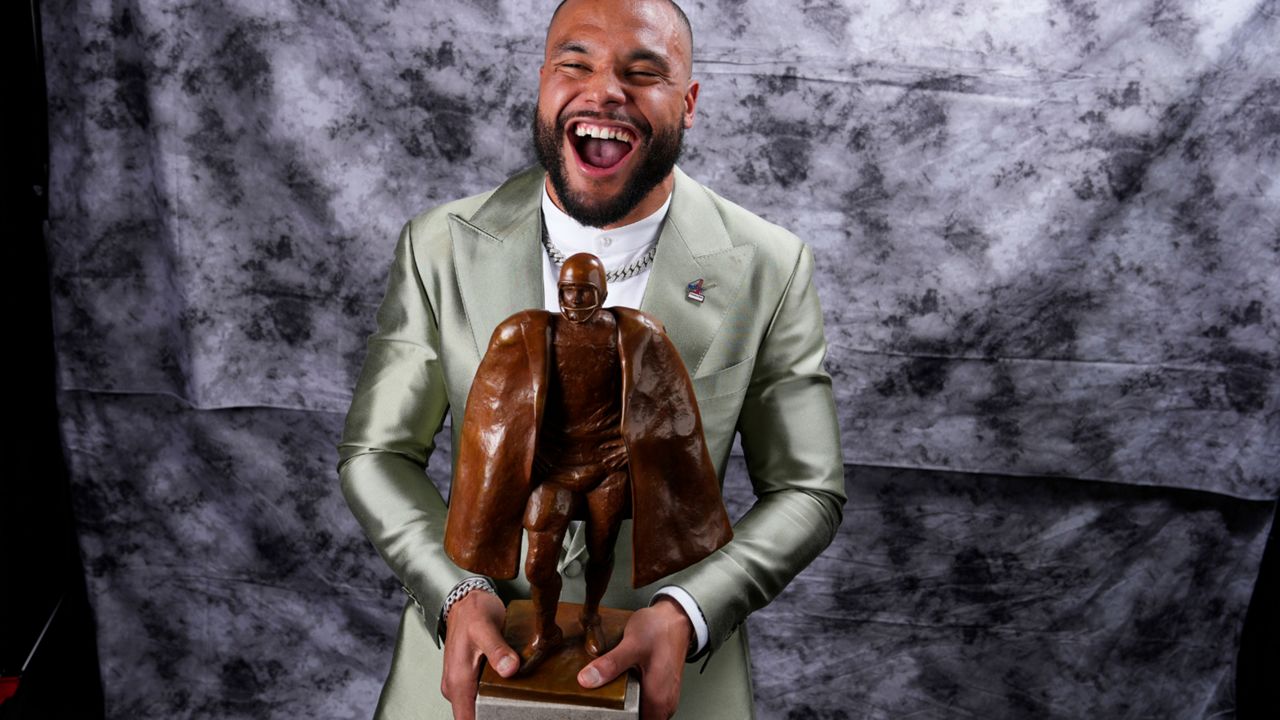 Cowboys QB Prescott wins NFL's Walter Payton Man of the Year