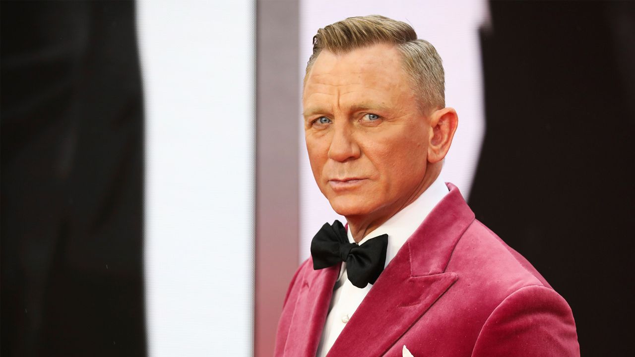 Daniel Craig poses for photographers upon arrival for the World premiere of the film 'No Time To Die', in London Tuesday, Sept. 28, 2021. (Photo by Vianney Le Caer/Invision/AP)