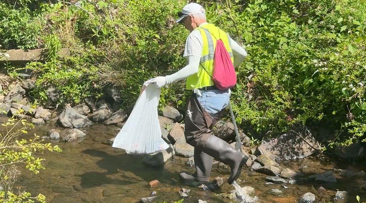 Drought helps volunteers spot trash in Charlotte creek