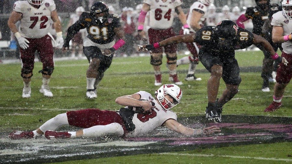 Appalachian State slogs past Miami (Ohio) 13-9 in the rain-soaked Cure Bowl