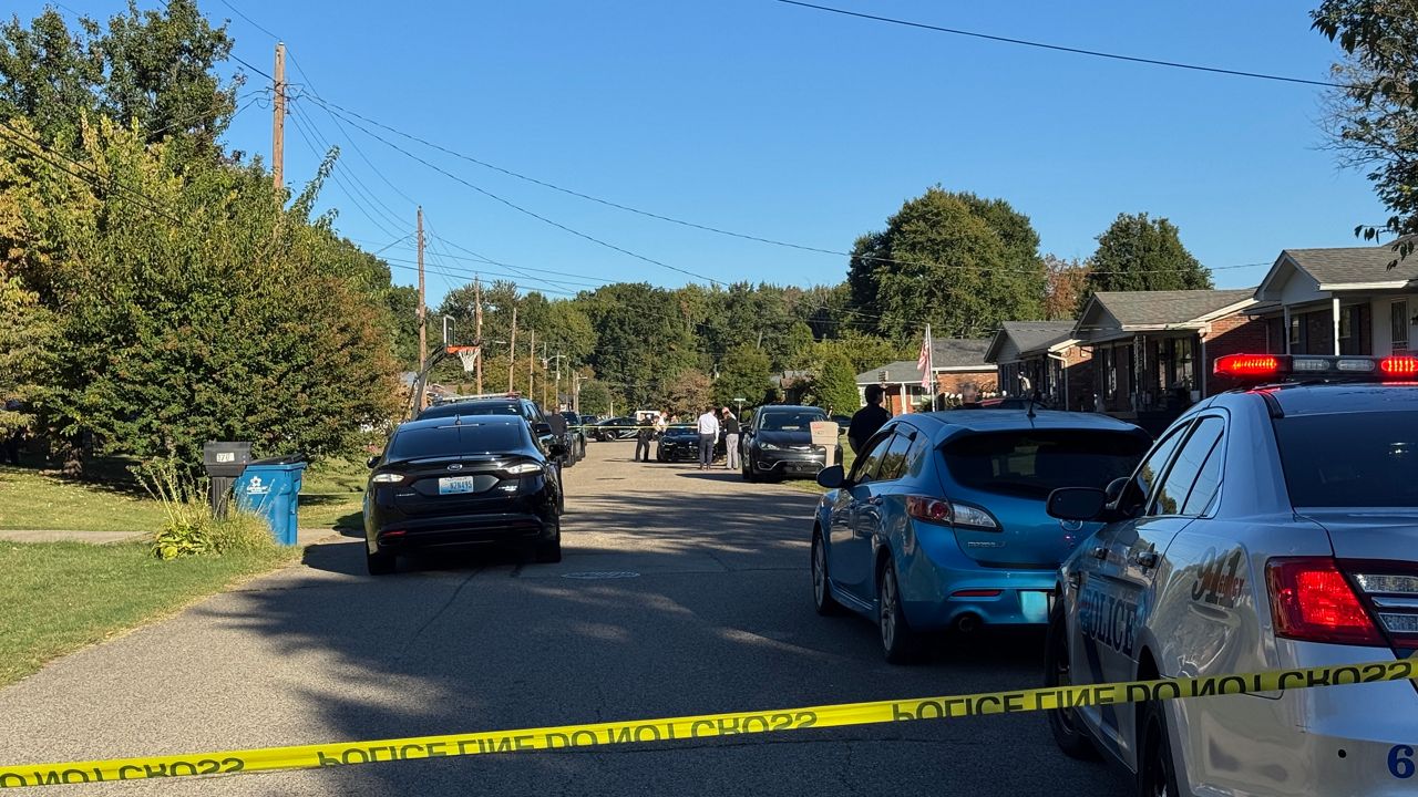 Shootout with LMPD leaves 1 person in the hospital