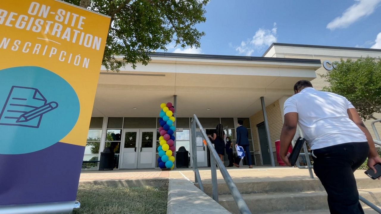 Dallas ISD looking for teachers ahead of fall semester