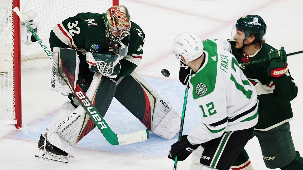 Stars goalie Oettinger going home for games in Minnesota - The San