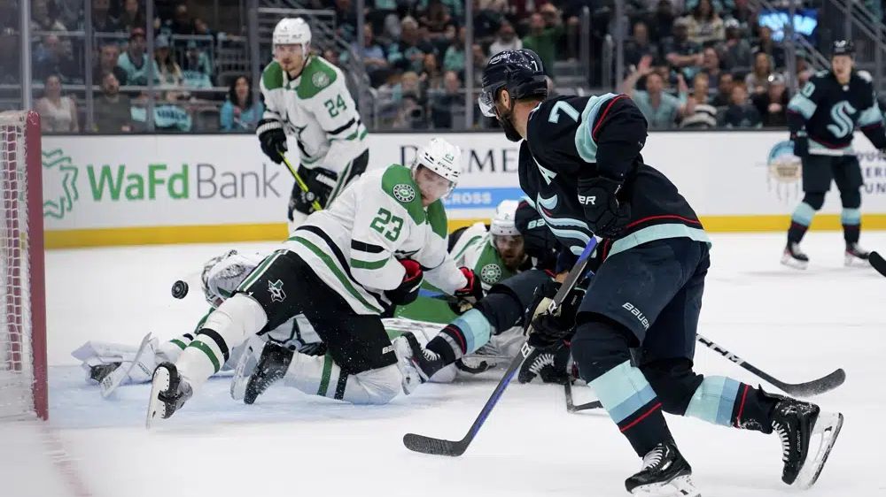 Epic return by Pavelski goes to waste as Stars lose Game 1