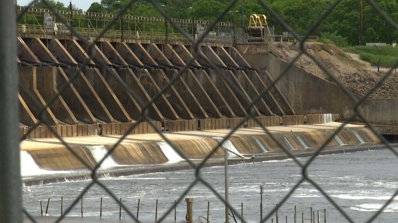 Natural resource managers urge caution around dams
