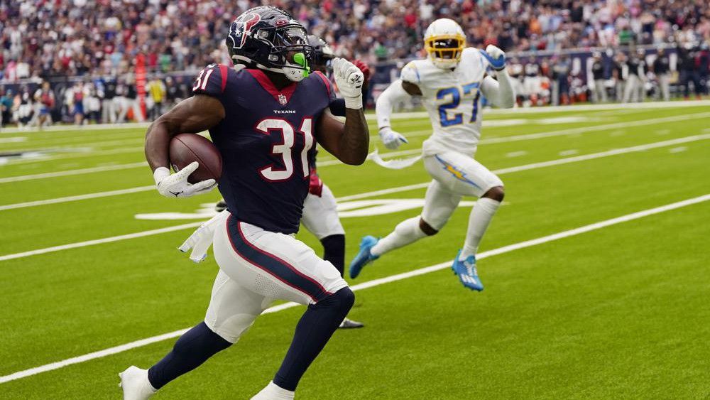 Houston Texans Running Back Dameon Pierce has high expectations for his  second NFL season.