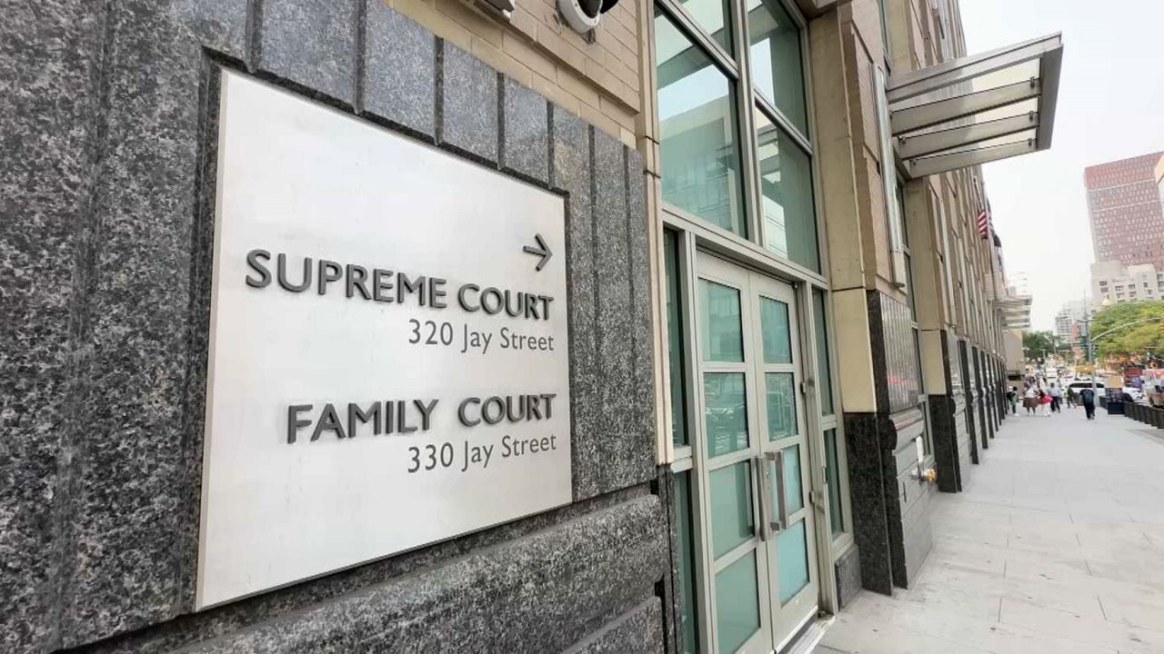 Brooklyn public defenders threaten to strike Thursday