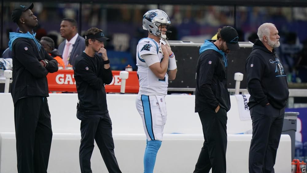 Carolina Panthers captain, linebacker Shaq Thompson carted off the field  after injury