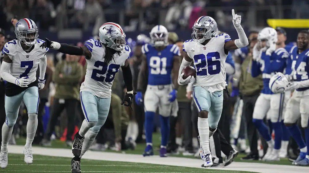 Cowboys score 33 points in 4th quarter, rout Colts 54-19