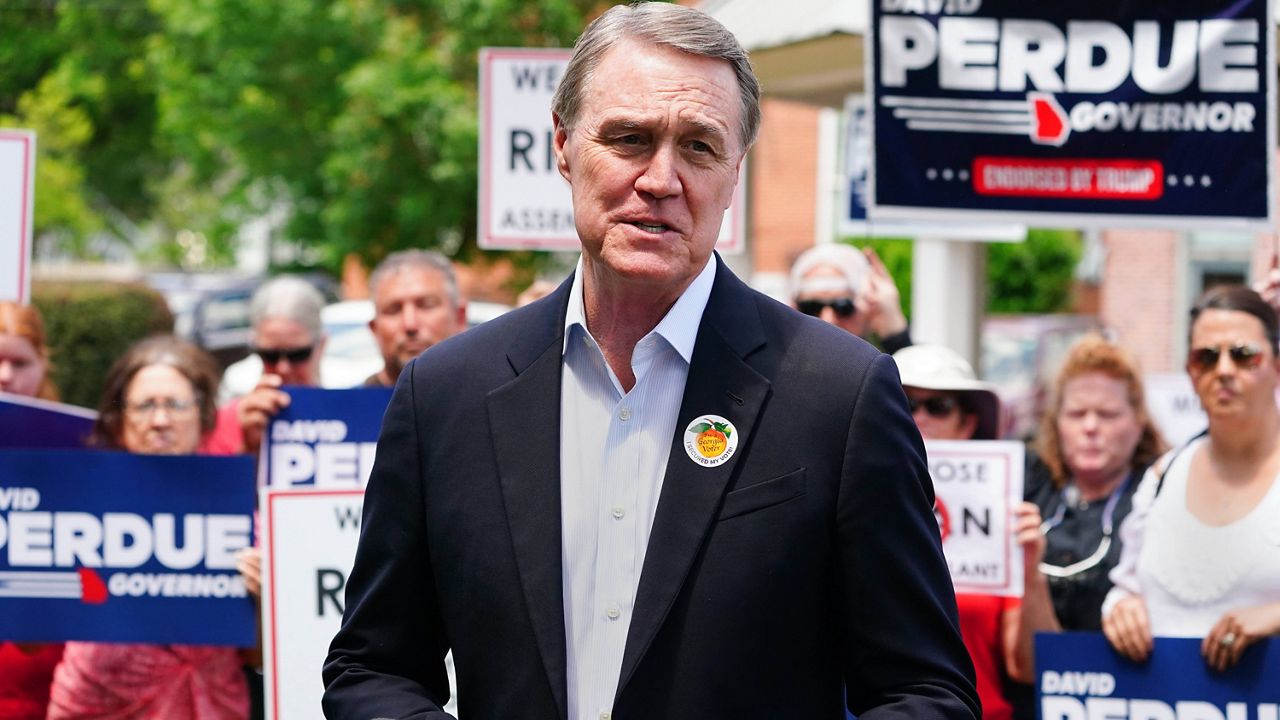  David Perdue en pleno mitin | Foto: CNN   