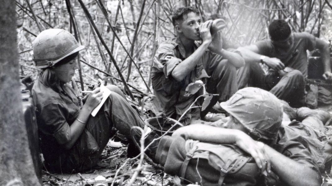 Denby Fawcett reporting on a combat patrol northwest of Saigon in May 1967. (Photo courtesy of Denby Fawcett)