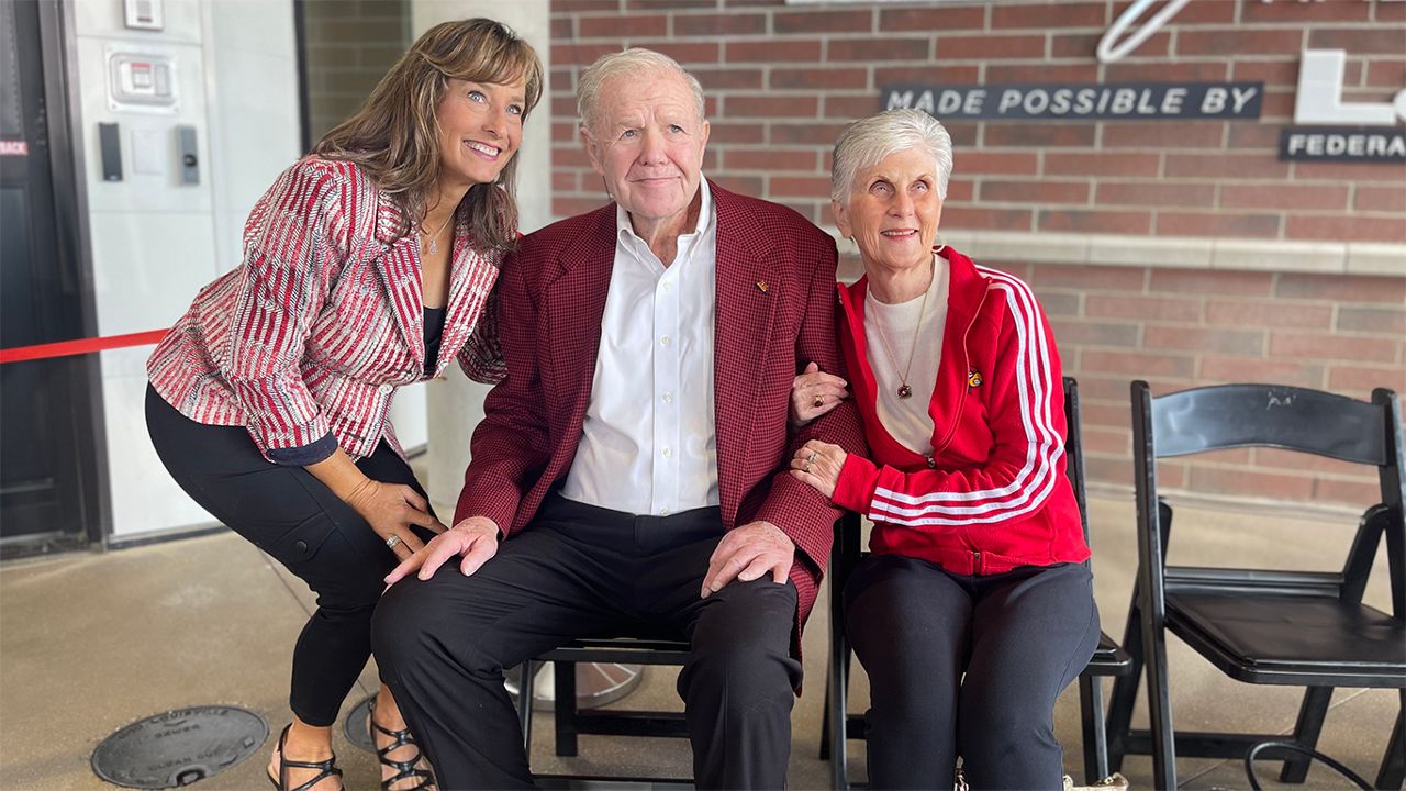 UofL dedicates new Denny Crum Hall