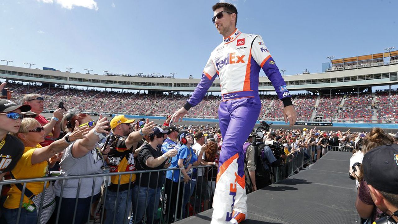 Denny Hamlin Faces Tough Field For Elusive 1st Nascar Title