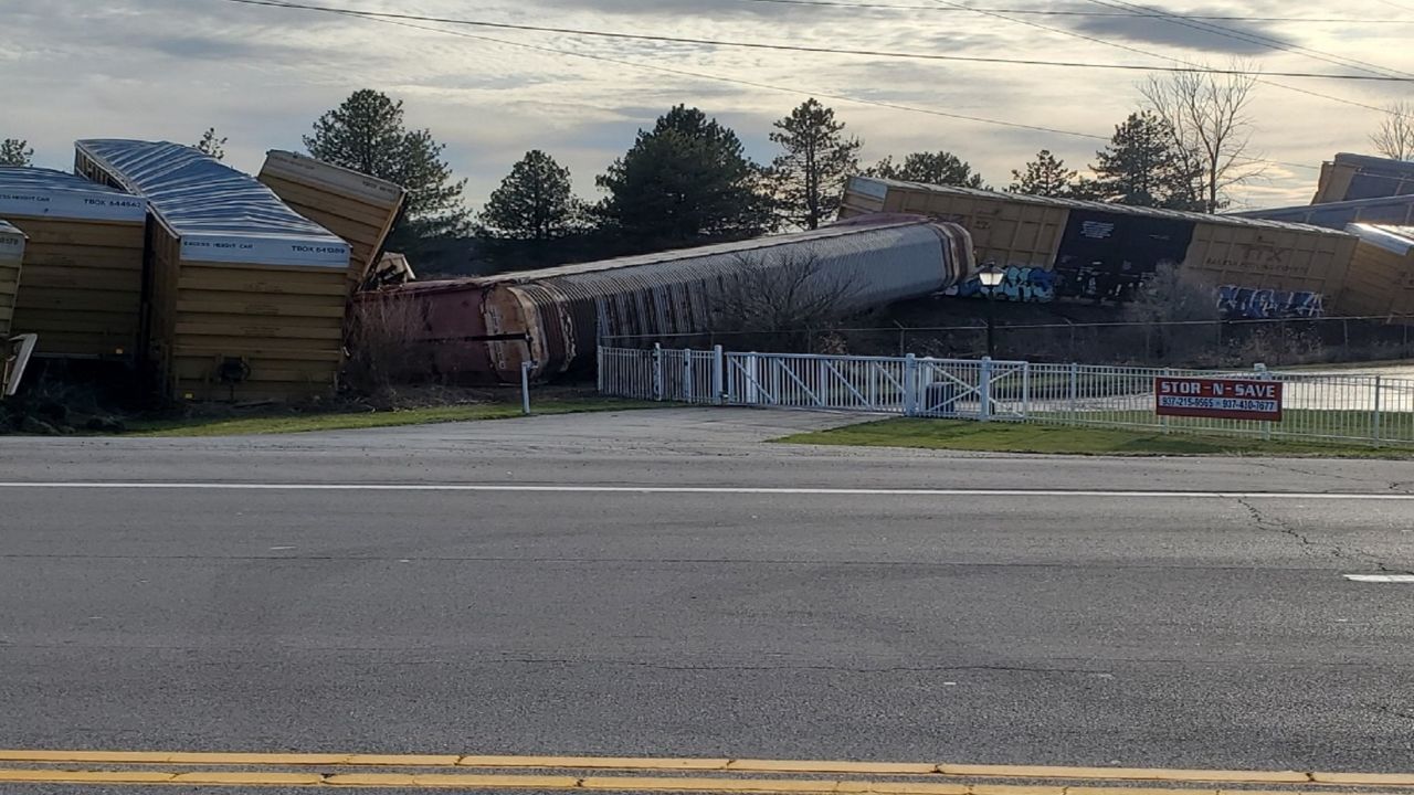 20 Cars Of Norfolk Southern Cargo Train Derail In Ohio   Derailment Springfield Kirstenkaymccleary Ohio 0305