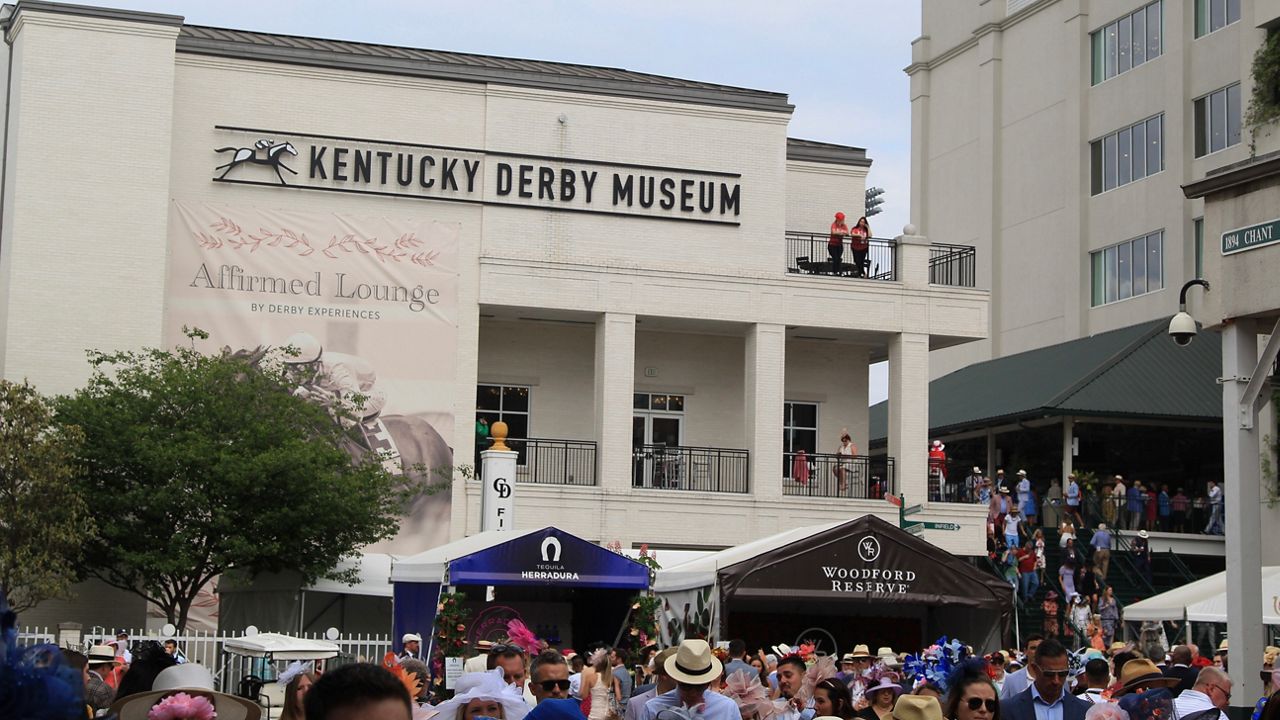 Wide shot of the Kentucky Derby Museum on Derby Day (Spectrum News 1/Bryce Shreve)
