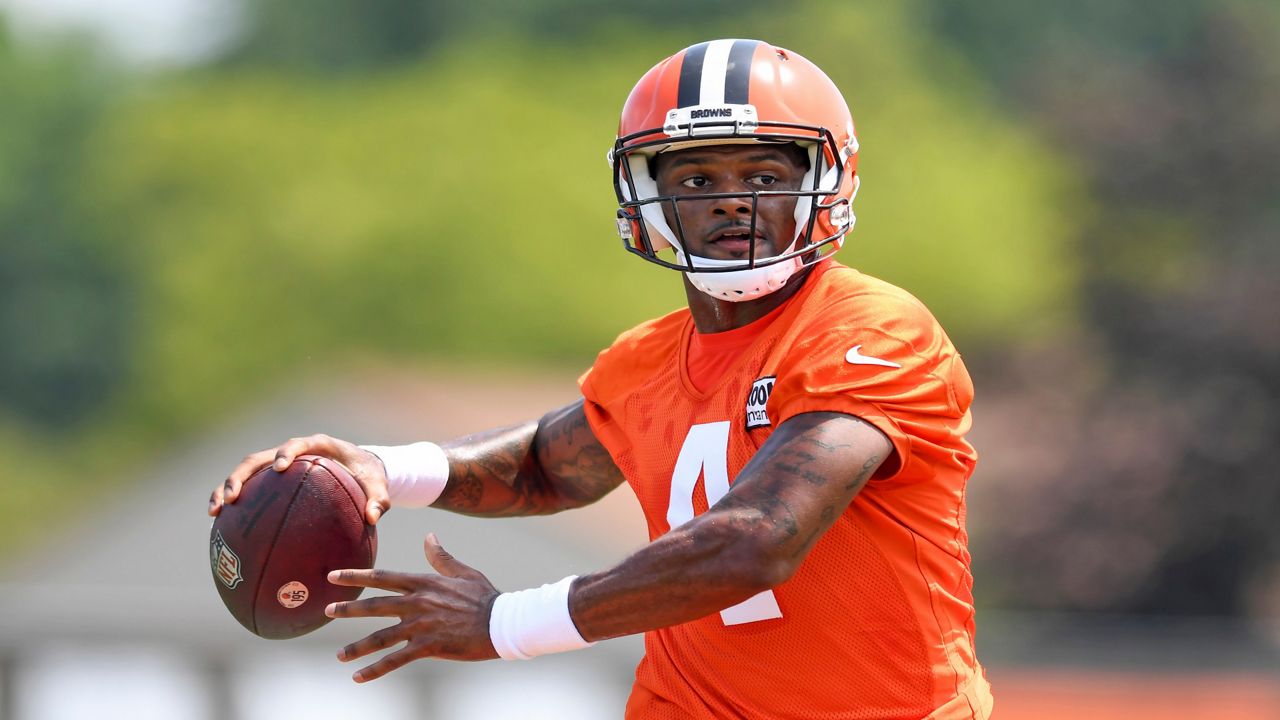 Cleveland Browns quarterback Deshaun Watson runs the offense during the NFL football team's training camp, Wednesday, Aug. 3, 2022, in Berea, Ohio. (AP Photo/David Richard)