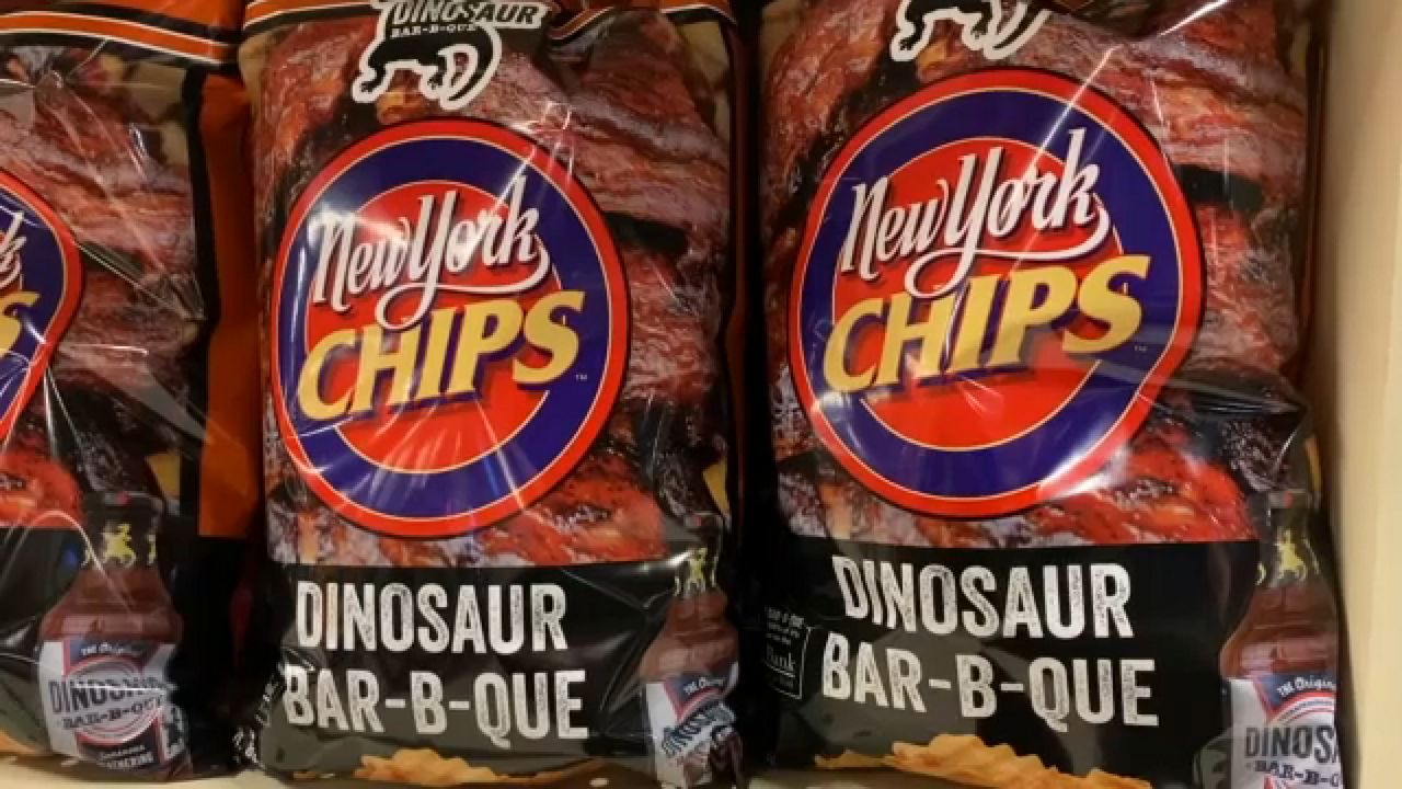 Spruit Latijns voordelig New Dinosaur Bar-B-Que flavored potato chips hit stores