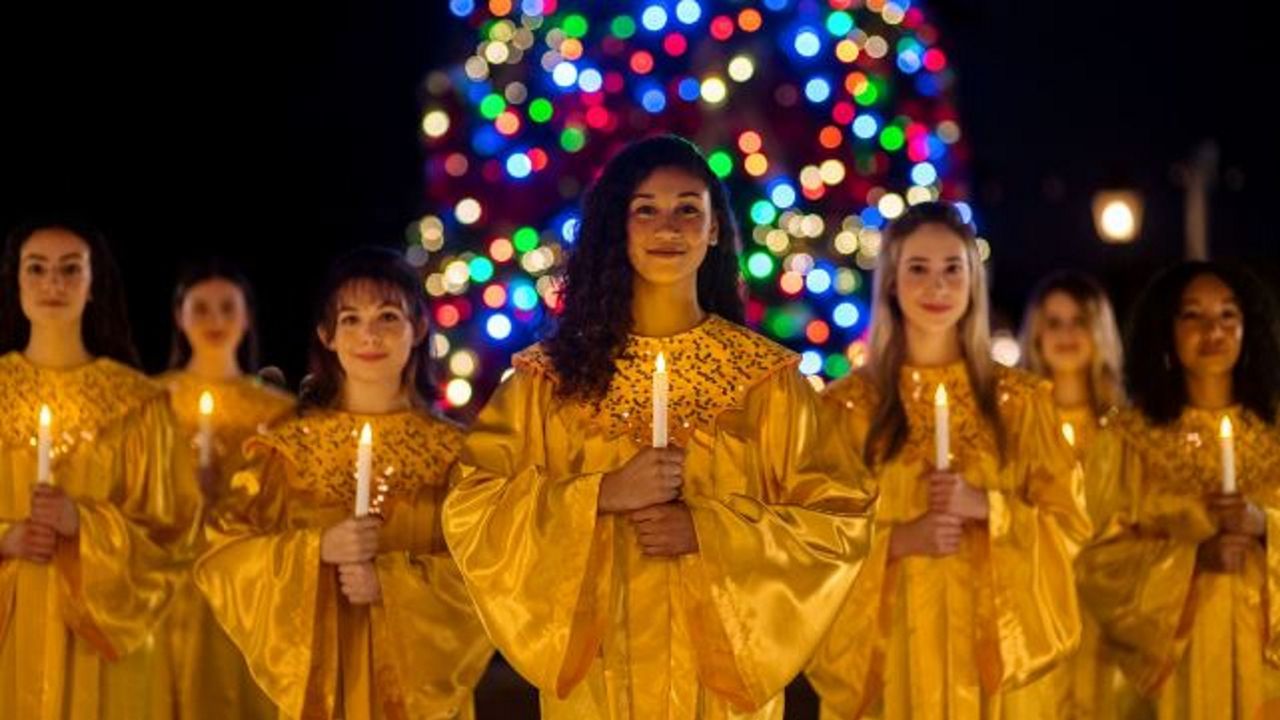 Candlelight Processional at EPCOT. (Photo: Disney)