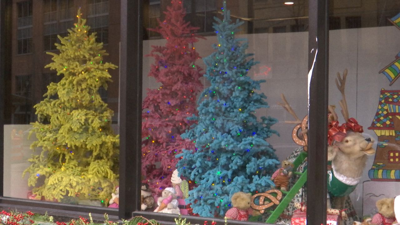 Holiday window displays are back in Minneapolis » Give Me The Mike