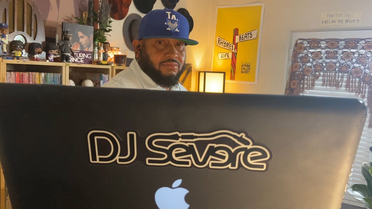 dodger hats at dodger stadium