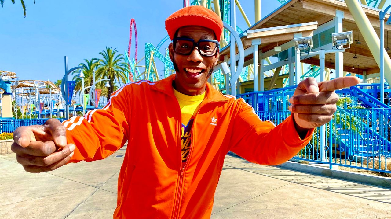 DJ Lance Rock Show at Knott's Berry Farm - Popsicle Blog