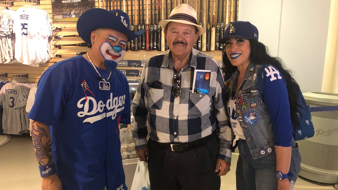 Die Hard Dodgers Fans Deliver Hot Dogs to Homeless