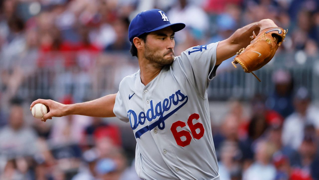 Braves' A.J. Minter GOES OFF for 7 strikeouts in 10 batters to