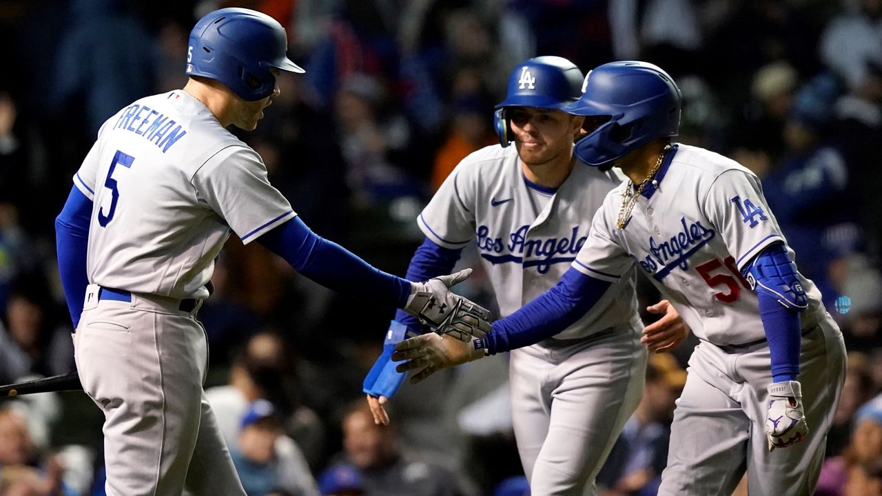 Kershaw, Betts lead Dodgers to doubleheader sweep of Cubs