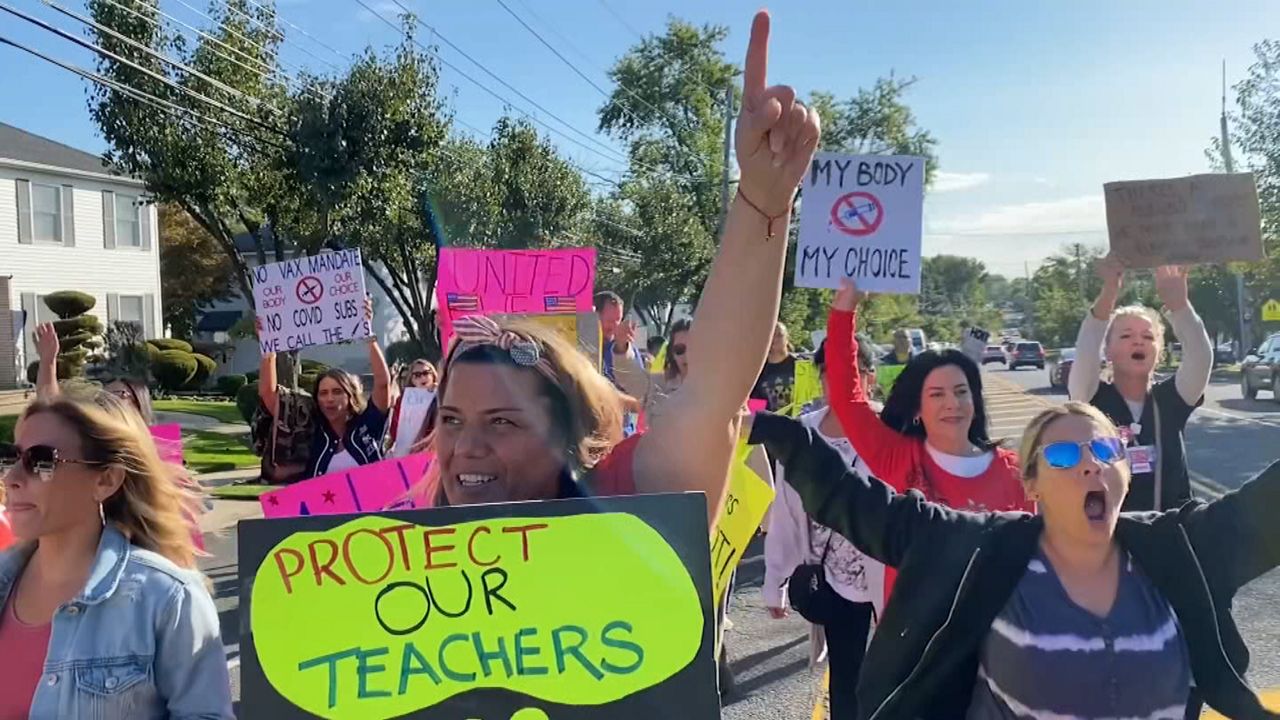 Staten Island parents rally against COVID19 vaccine mandate