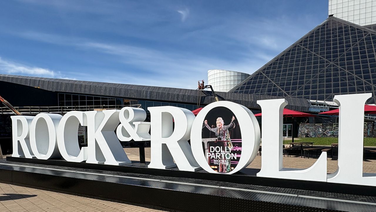 Rock and Roll Hall of Fame honors Dolly Day