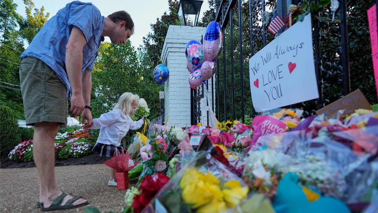 ‘There will never ever be another you': Dolly Parton's death prompts worldwide tributes