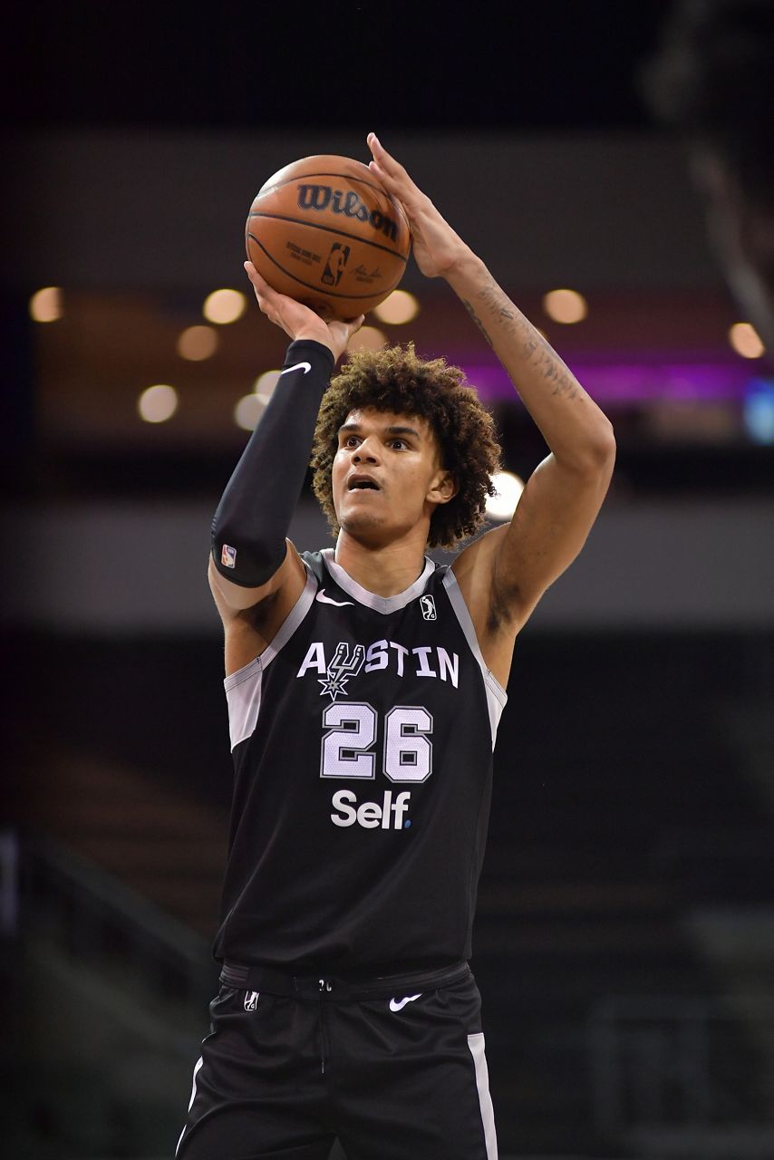 Spurs Re-Sign Dominick Barlow To Two-Way Contract - The NBA G League