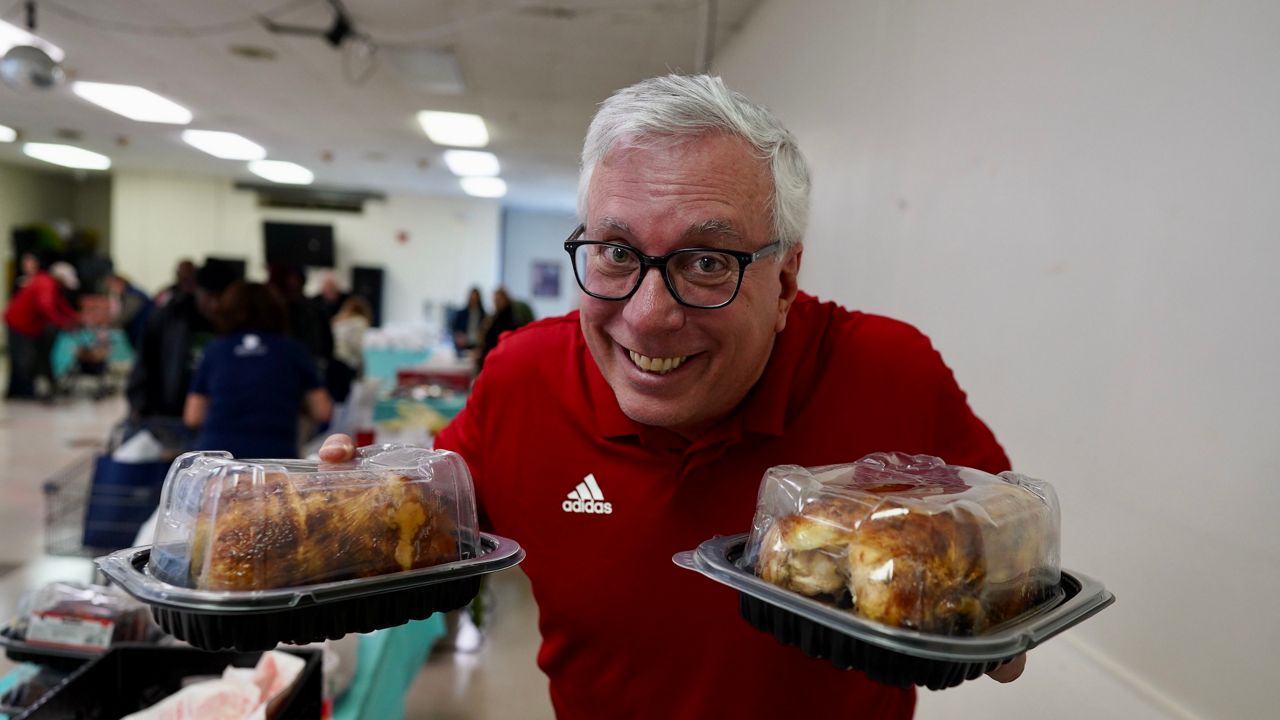 Dosker Manor residents receive early Thanksgiving meal