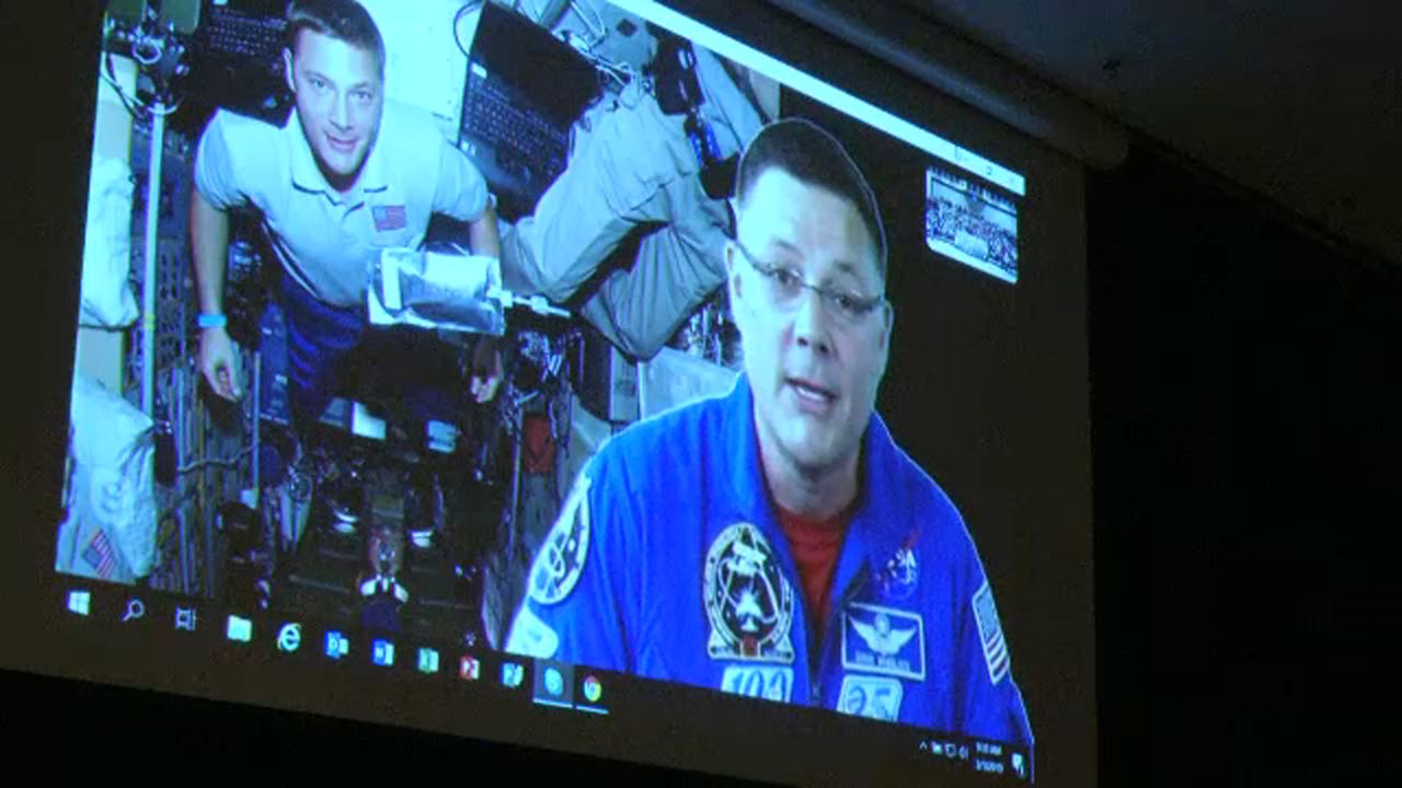 Astronaut Talks to Students in Windsor