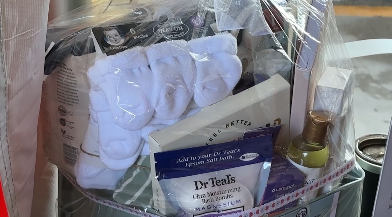 Doula pop-up lounges offer support, shine spotlight on need for more help