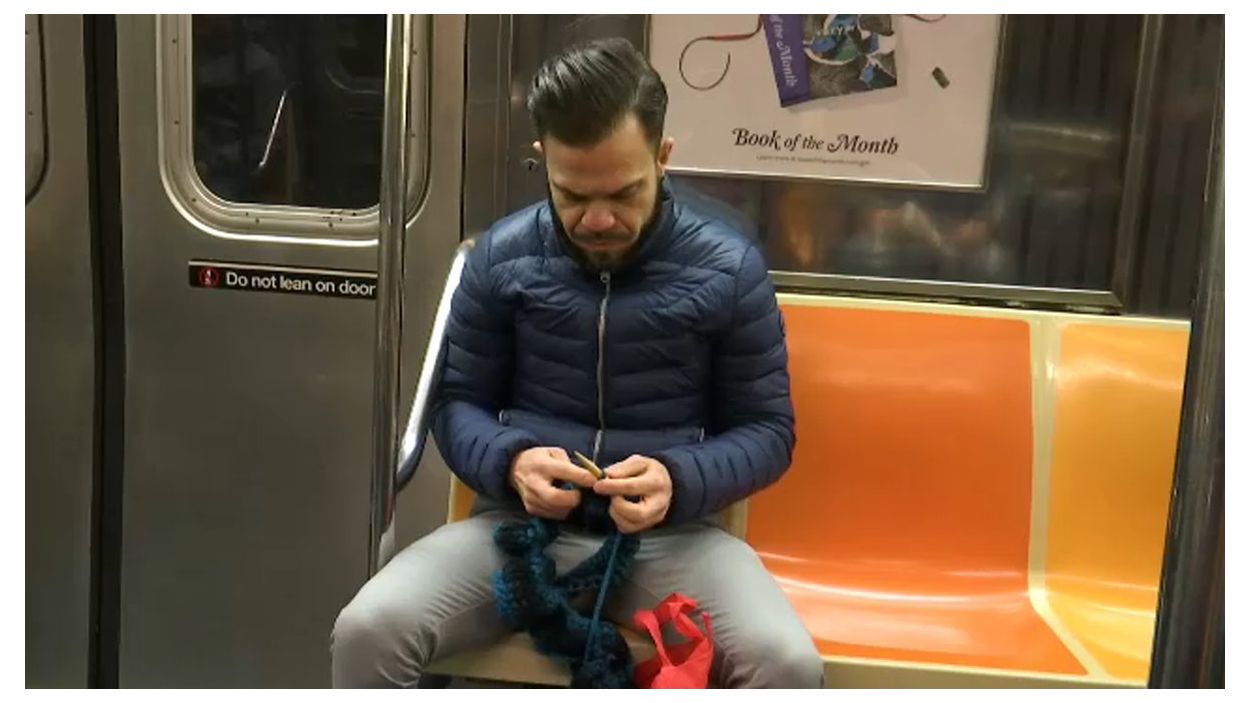 Subway rider's unique hobby warms the city