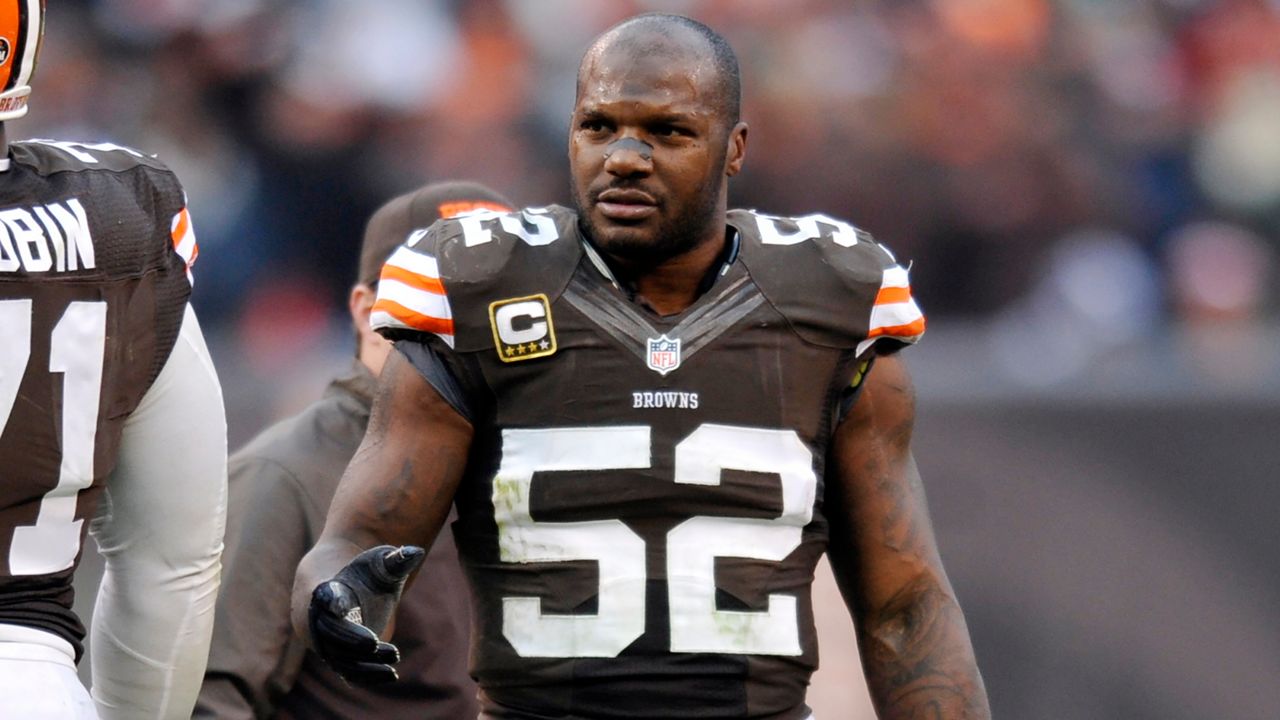 Cleveland Browns inside linebacker D'Qwell Jackson looks on during an NFL football game against the Jacksonville Jaguars Sunday, Dec. 1, 2013, in Cleveland. (AP Photo/David Richard, File)