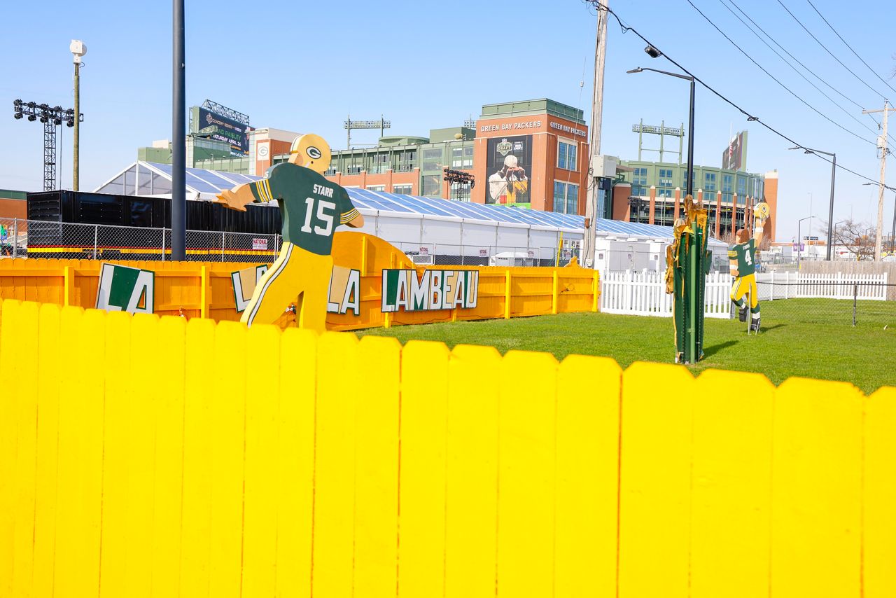Photos: Fans swarm Green Bay for the 2025 NFL Draft