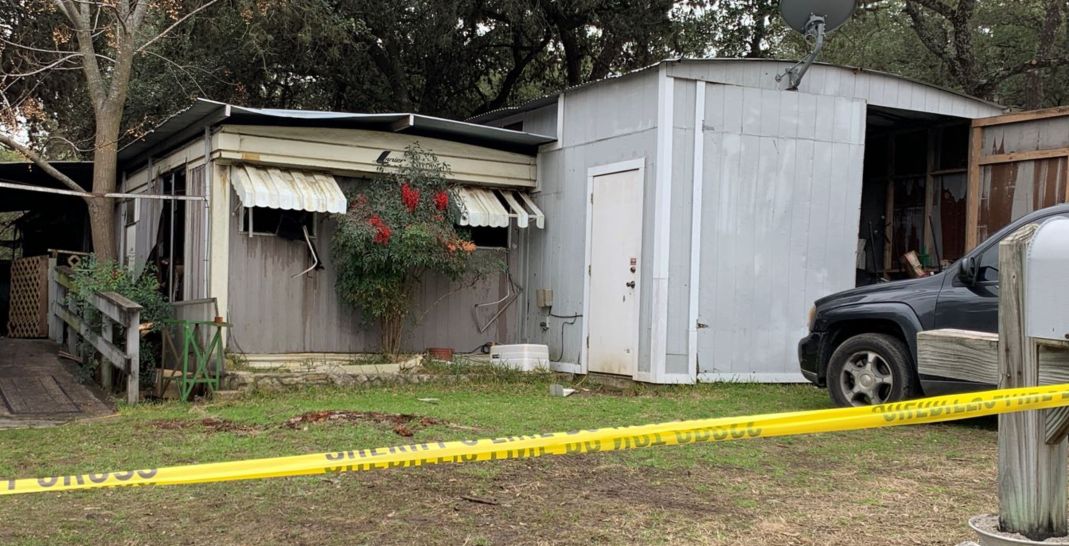 2 Die in Canyon Lake Mobile Home Fire