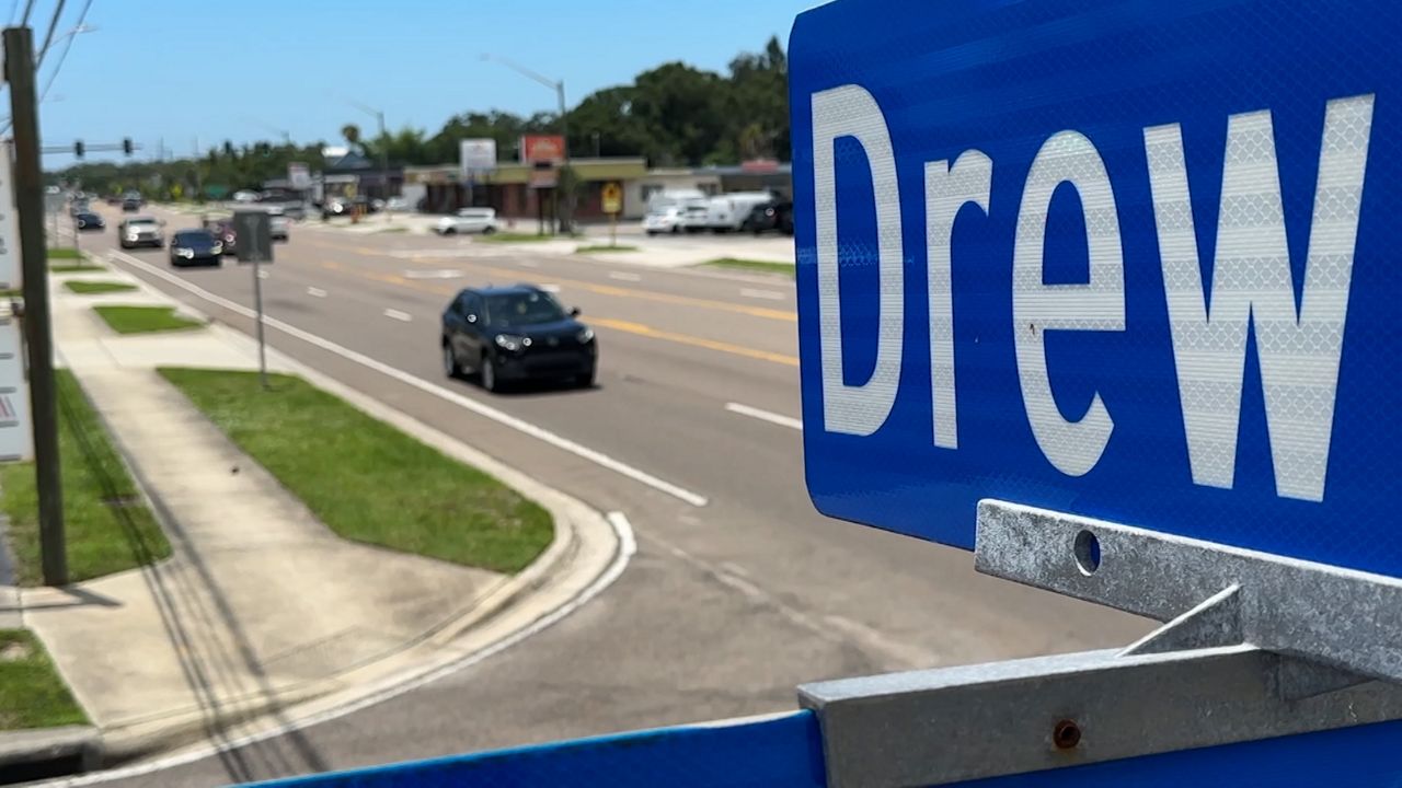 Drew Street sign