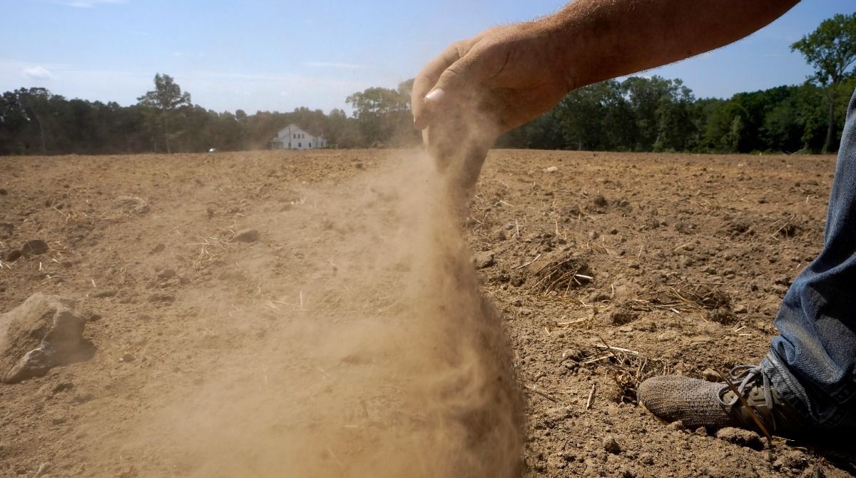 Dry dirt on a field