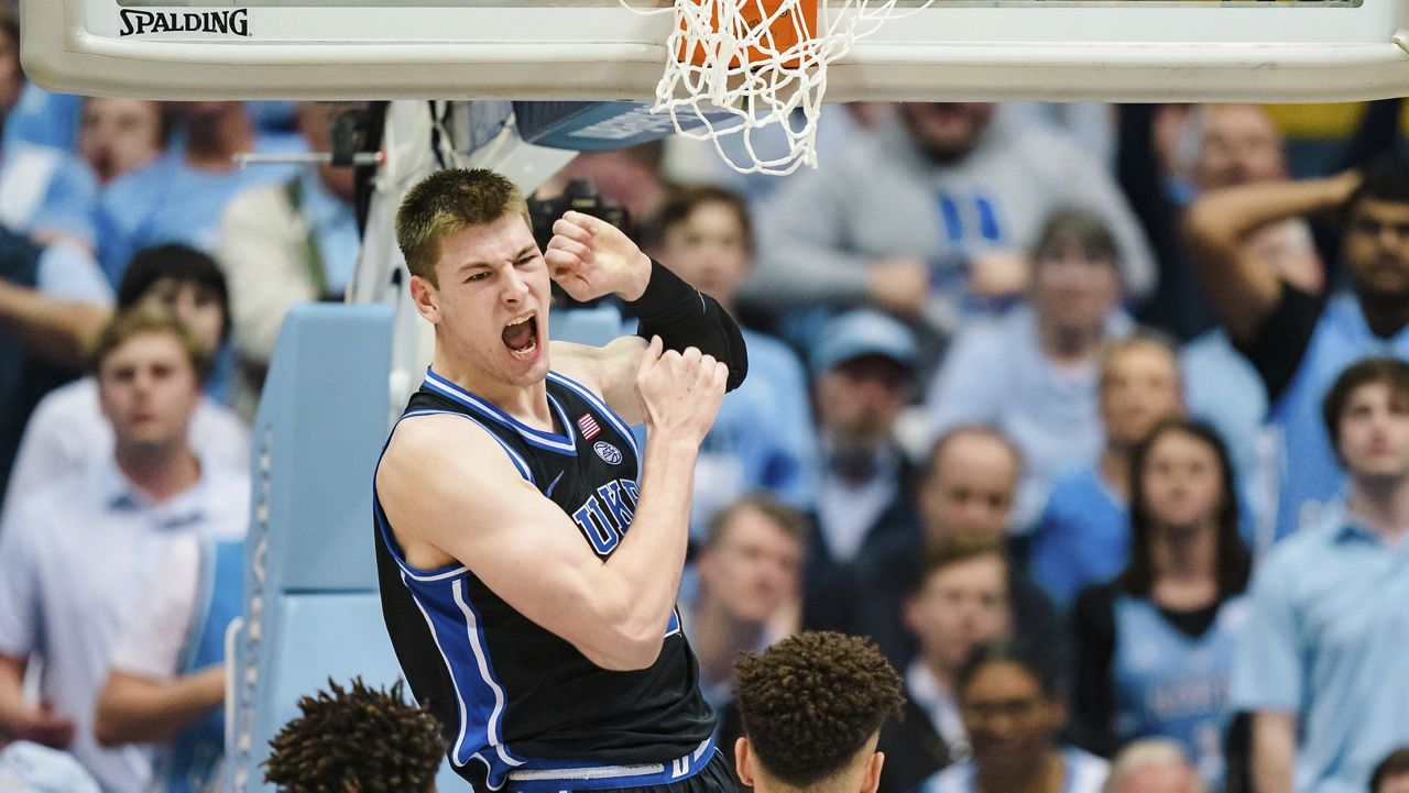 Duke beats UNC for sixth straight win, earns doublebye